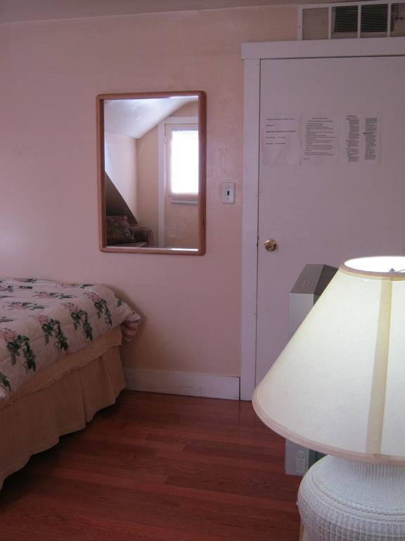 Kelowna Okanagan Lake Hostel Bilik gambar