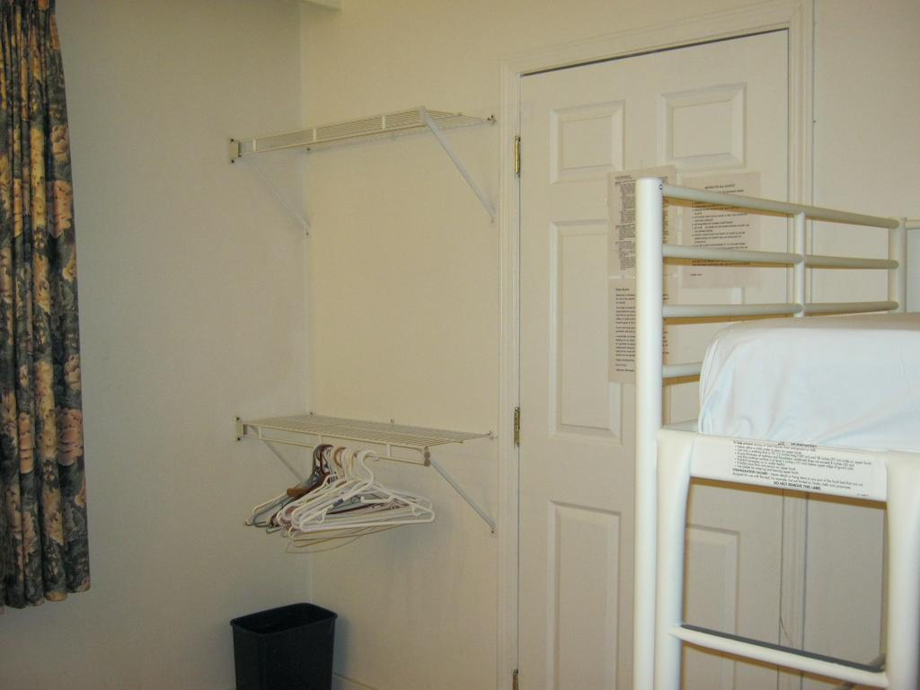 Kelowna Okanagan Lake Hostel Bilik gambar