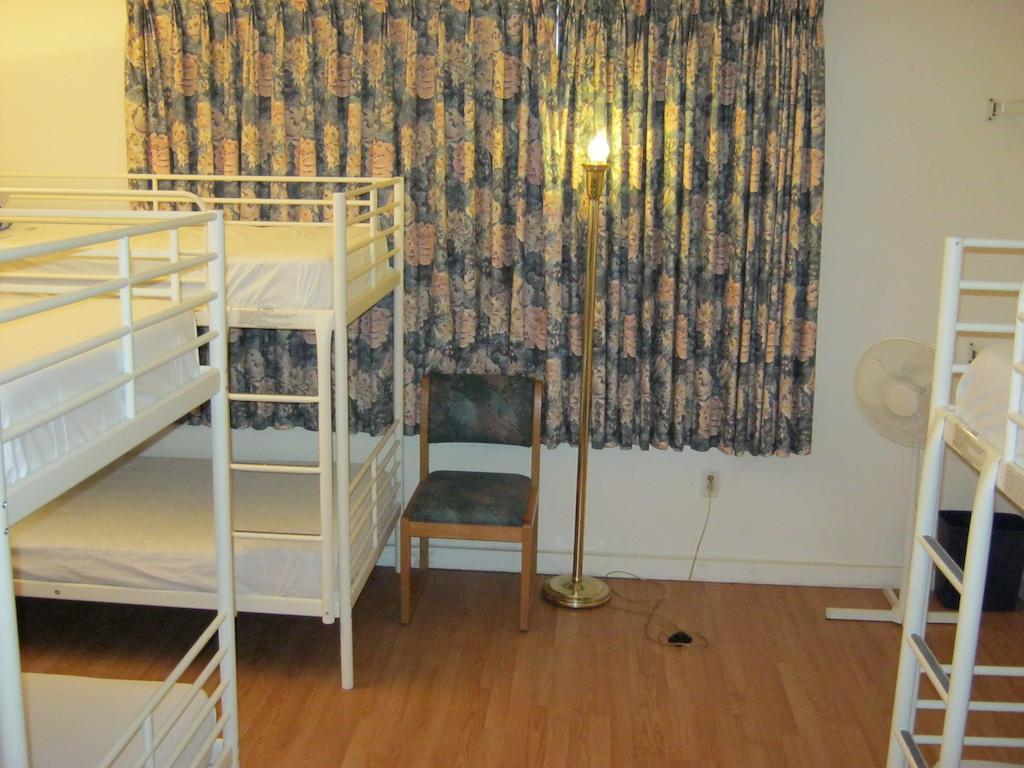 Kelowna Okanagan Lake Hostel Bilik gambar